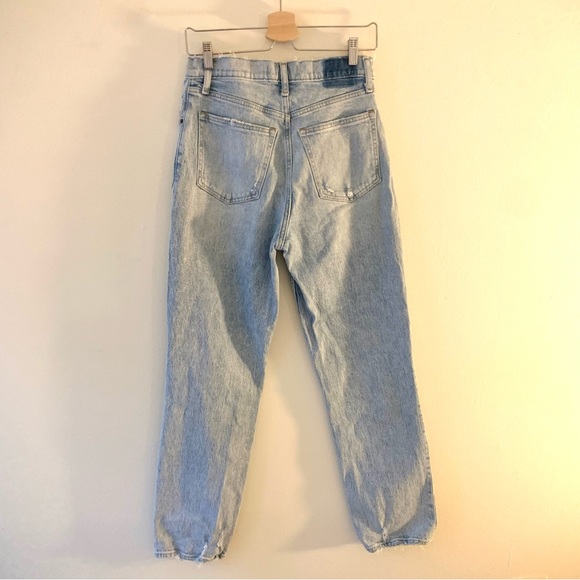 Alercrombie & Fitch Ultra High Rise 90s Straight Jean - Picture 6 of 9